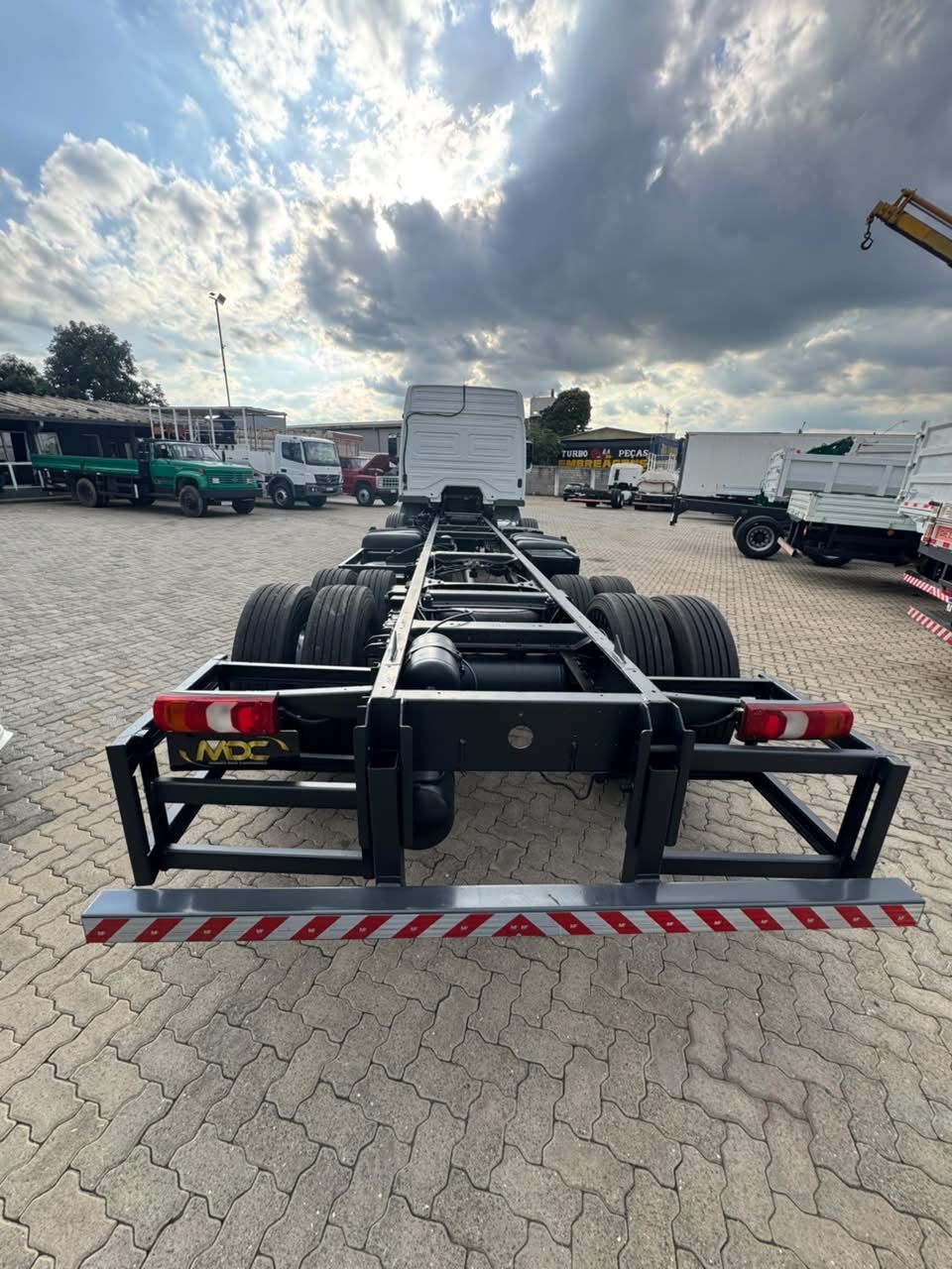 MB ATEGO 3030 TETO ALTO - CHASSI — foto 5