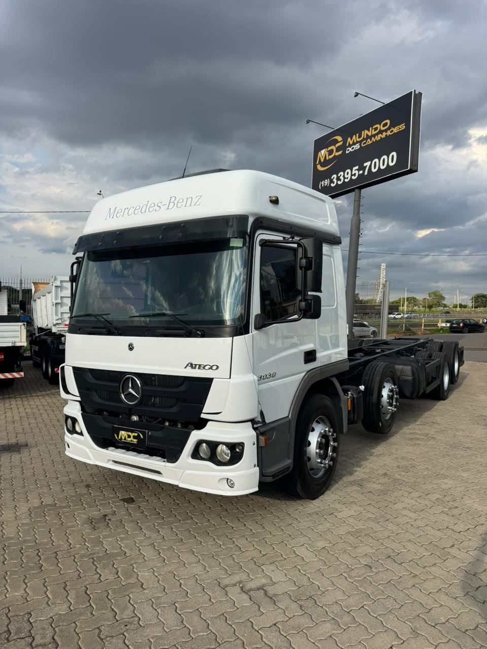 MB ATEGO 3030 TETO ALTO - CHASSI — foto 1