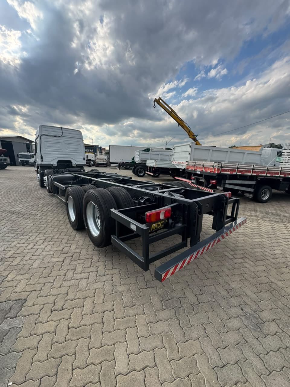 MB ATEGO 3030 TETO ALTO - CHASSI — foto 4