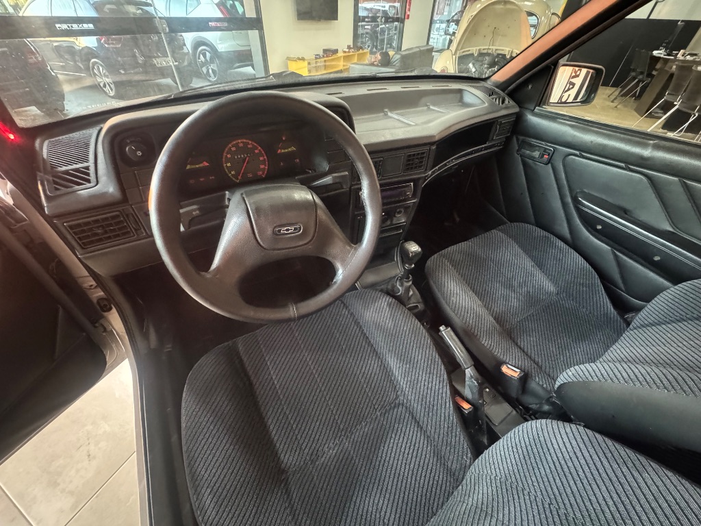 Kadett GL 1.8 — foto 11
