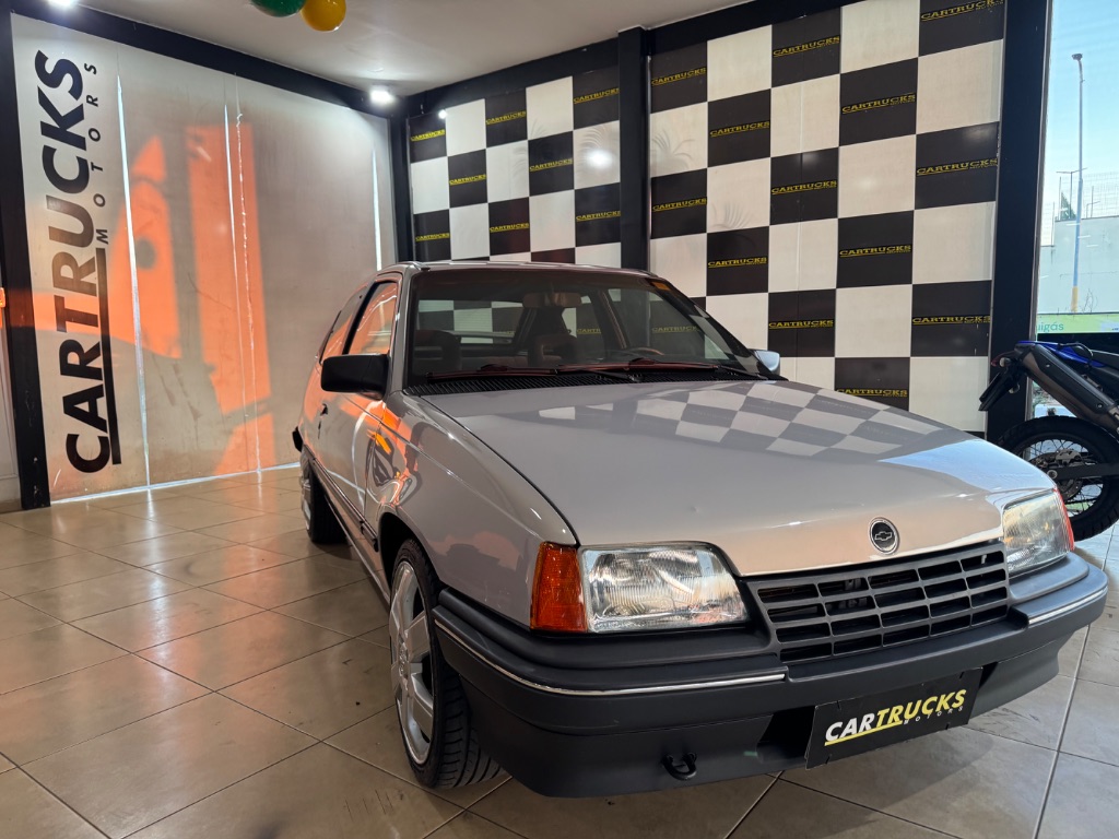 Kadett GL 1.8 — foto 1