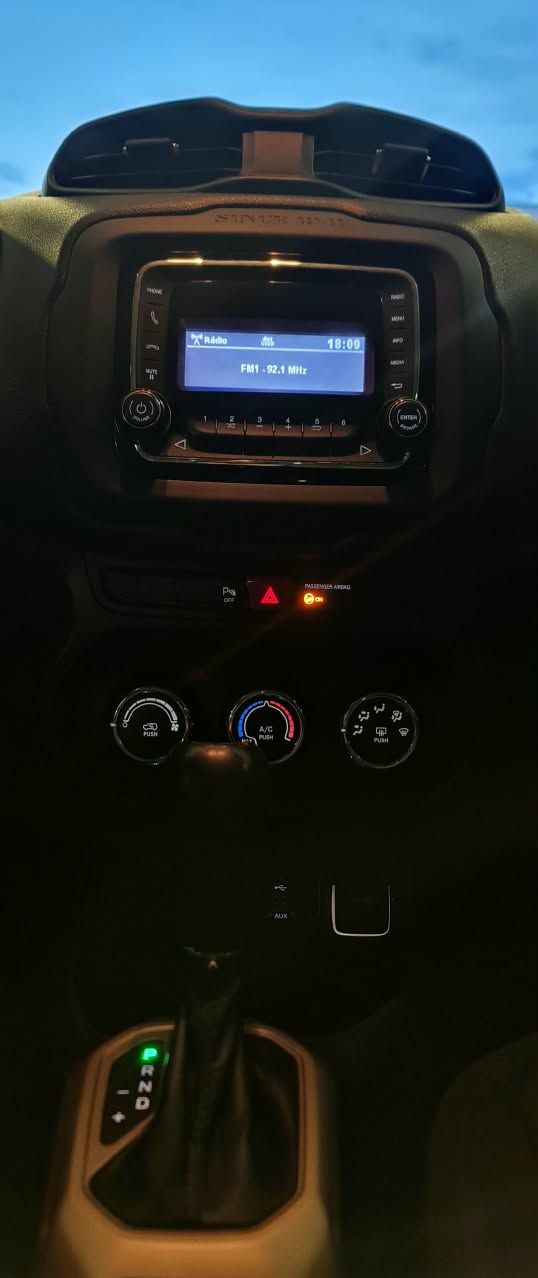 Renegade Sport 1.8 4x2 Flex 16V Aut. — foto 15