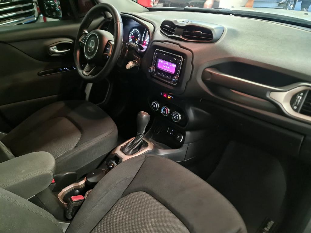 Renegade Sport 1.8 4x2 Flex 16V Aut. — foto 9