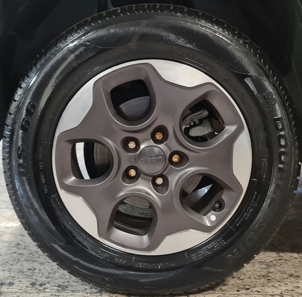 Renegade Sport 1.8 4x2 Flex 16V Aut. — foto 19