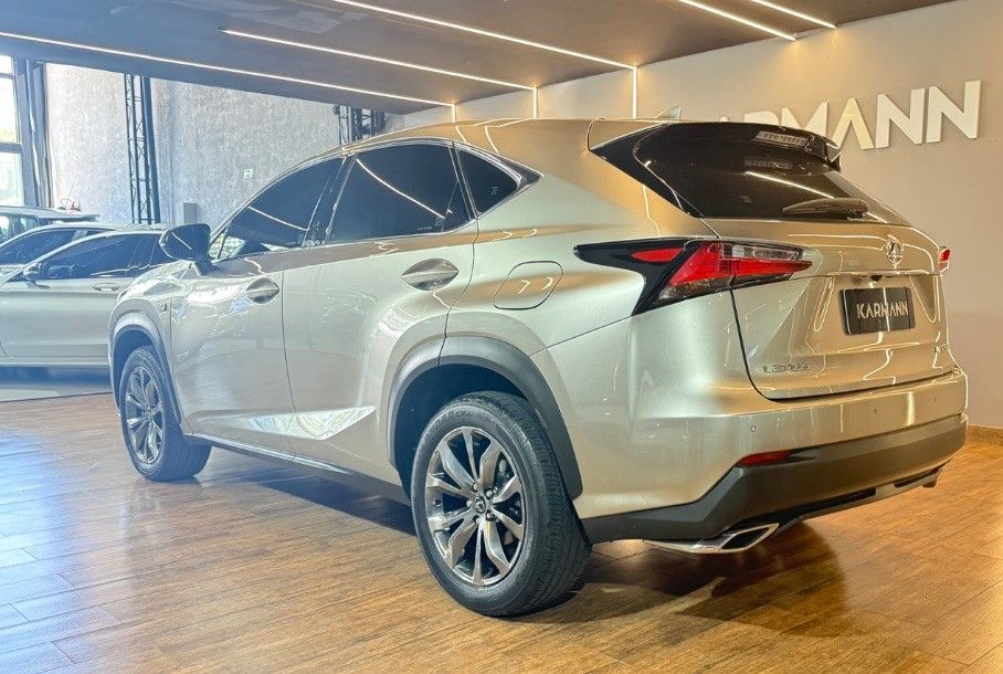 NX-200t F-Sport AWD 2.0 16v 238cv Aut. — foto 13