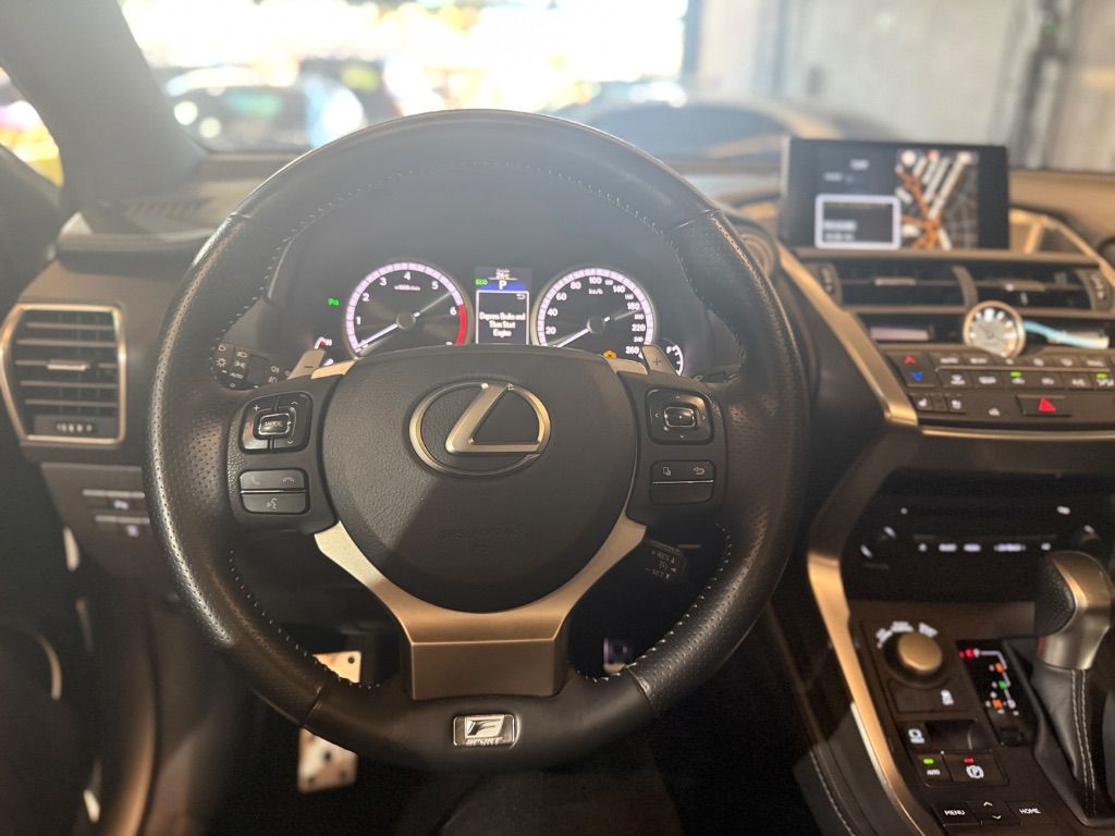 NX-200t F-Sport AWD 2.0 16v 238cv Aut. — foto 5