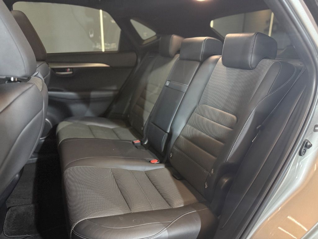 NX-200t F-Sport AWD 2.0 16v 238cv Aut. — foto 10