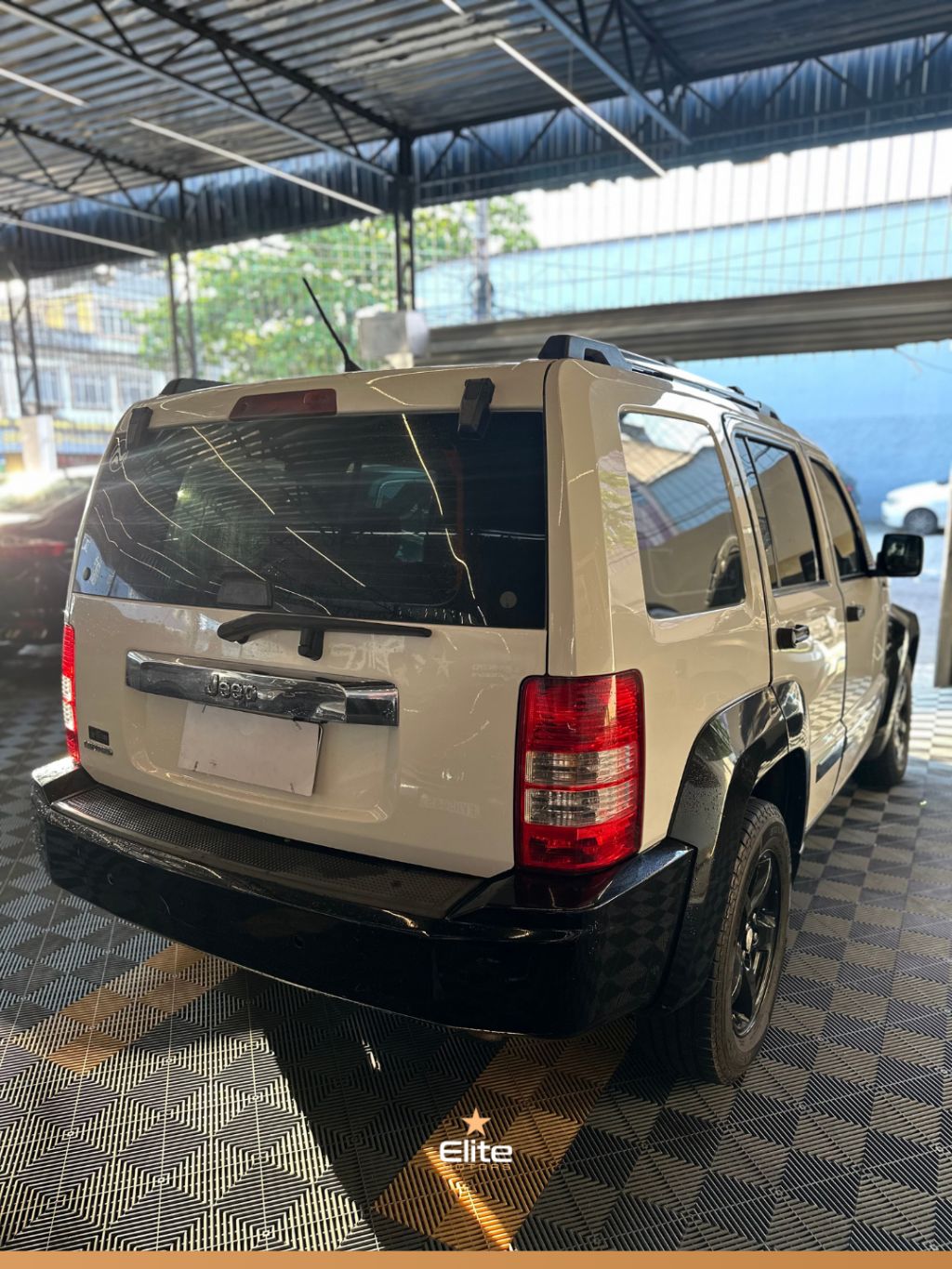 Cherokee Limited 3.7 4x4 V6 12V Aut. — foto 4