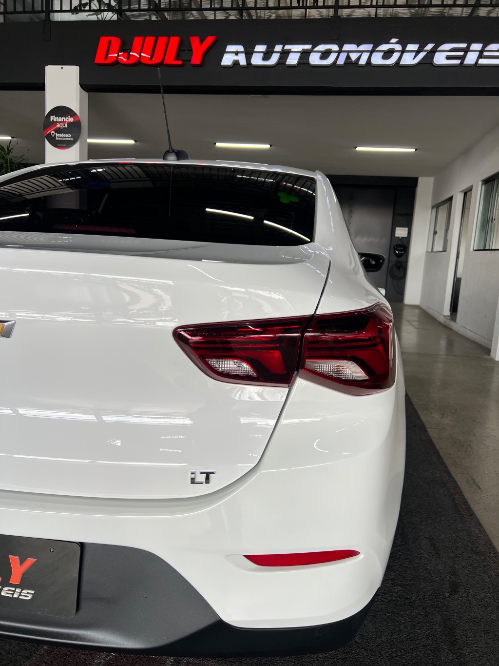 ONIX SEDAN Plus LT 1.0 12V Flex 4p Mec. — foto 3