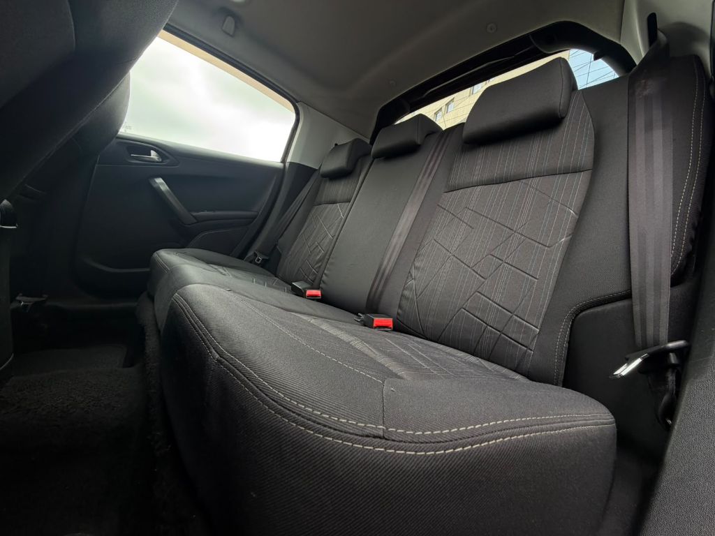 PEUGEOT 208 1.6 GRIFFE — foto 6