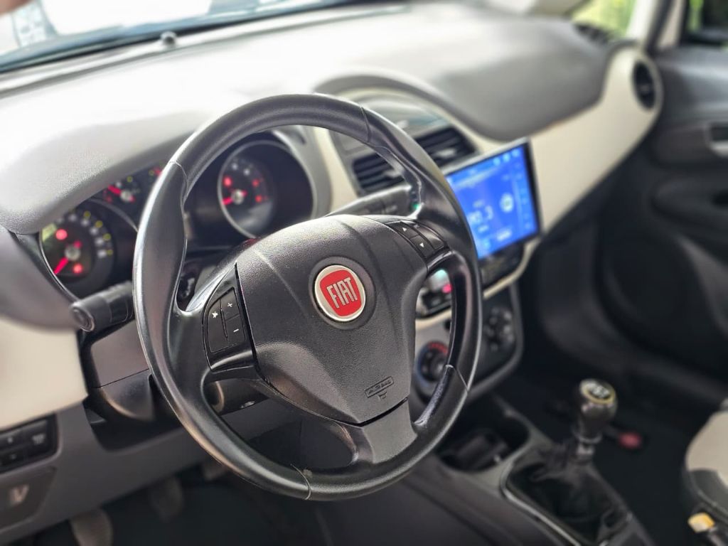 Punto ESSENCE 1.6 Flex 16V 5p — foto 6