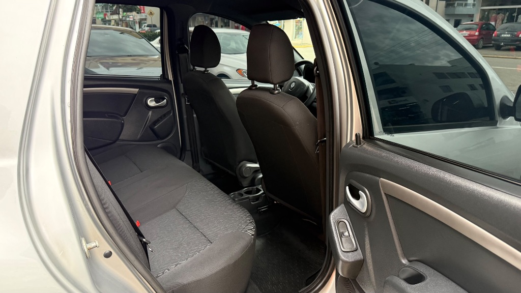 DUSTER OROCH Expression 1.6 Flex 16V Mec — foto 10