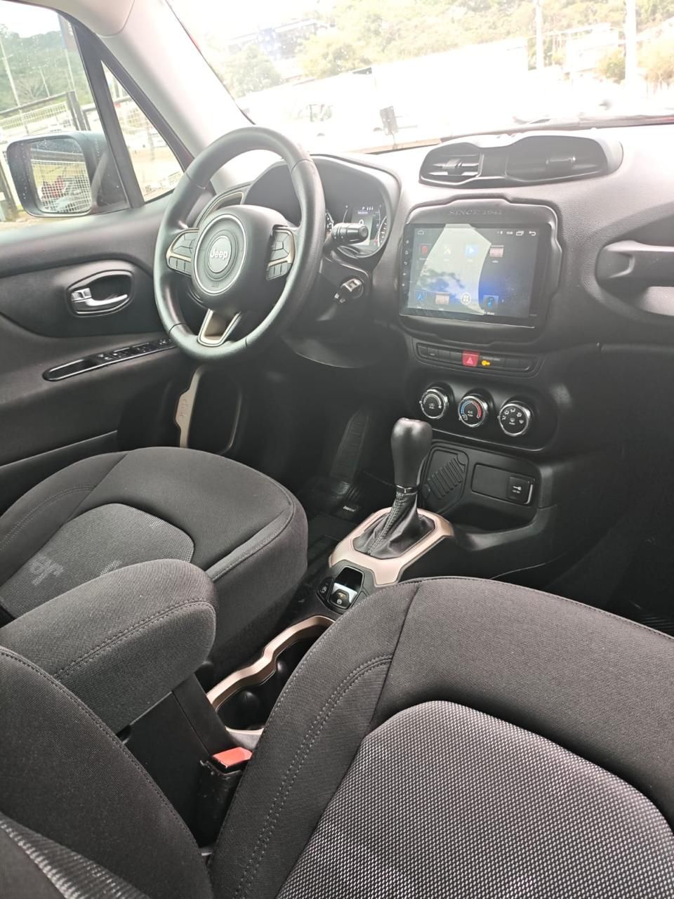 Renegade 1.8 4x2 Flex 16V Aut. — foto 9
