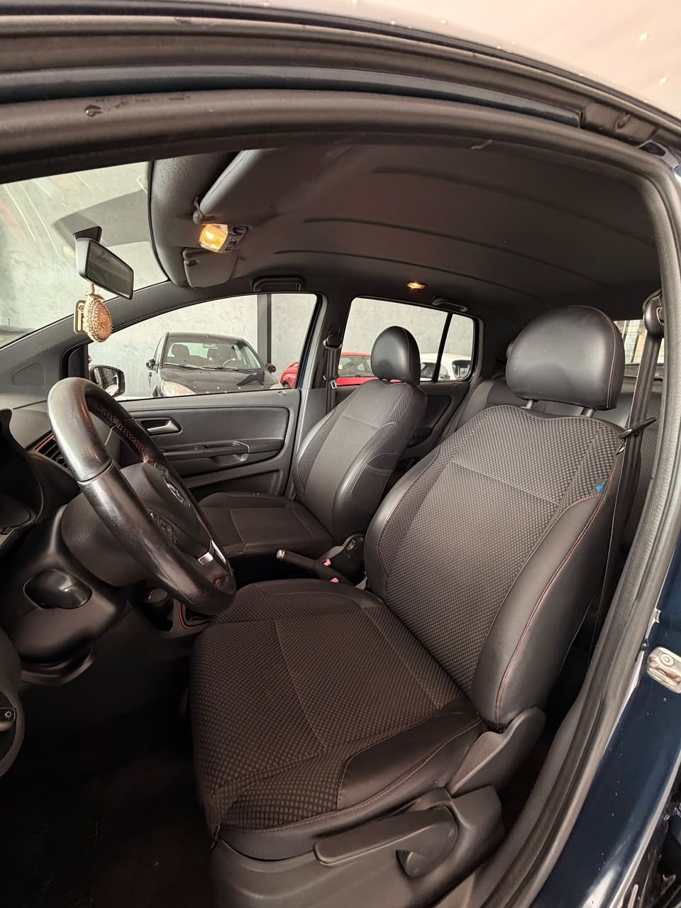 VOLKSWAGEN FOX ROCK IN RIO 1.6 MI TOTAL FLEX 2014 - FINANCIA 100% — foto 9