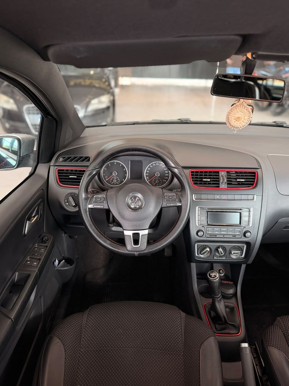 VOLKSWAGEN FOX ROCK IN RIO 1.6 MI TOTAL FLEX 2014 - FINANCIA 100% — foto 8