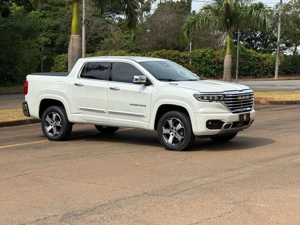 RAMPAGE LARAMIE 2.2 TB CD 4X4 Die. Aut. — foto 1
