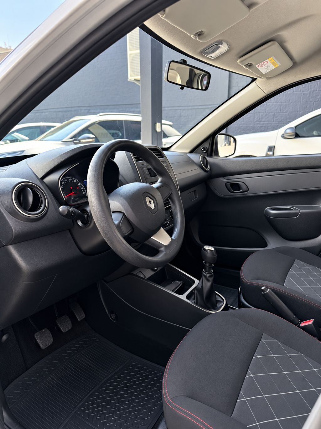 KWID Zen 1.0 Flex 12V 5p Mec. — foto 5