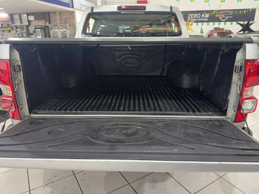 S10 2.8 LT 4X4 CD AT TURBO DIESEL 4P — foto 12