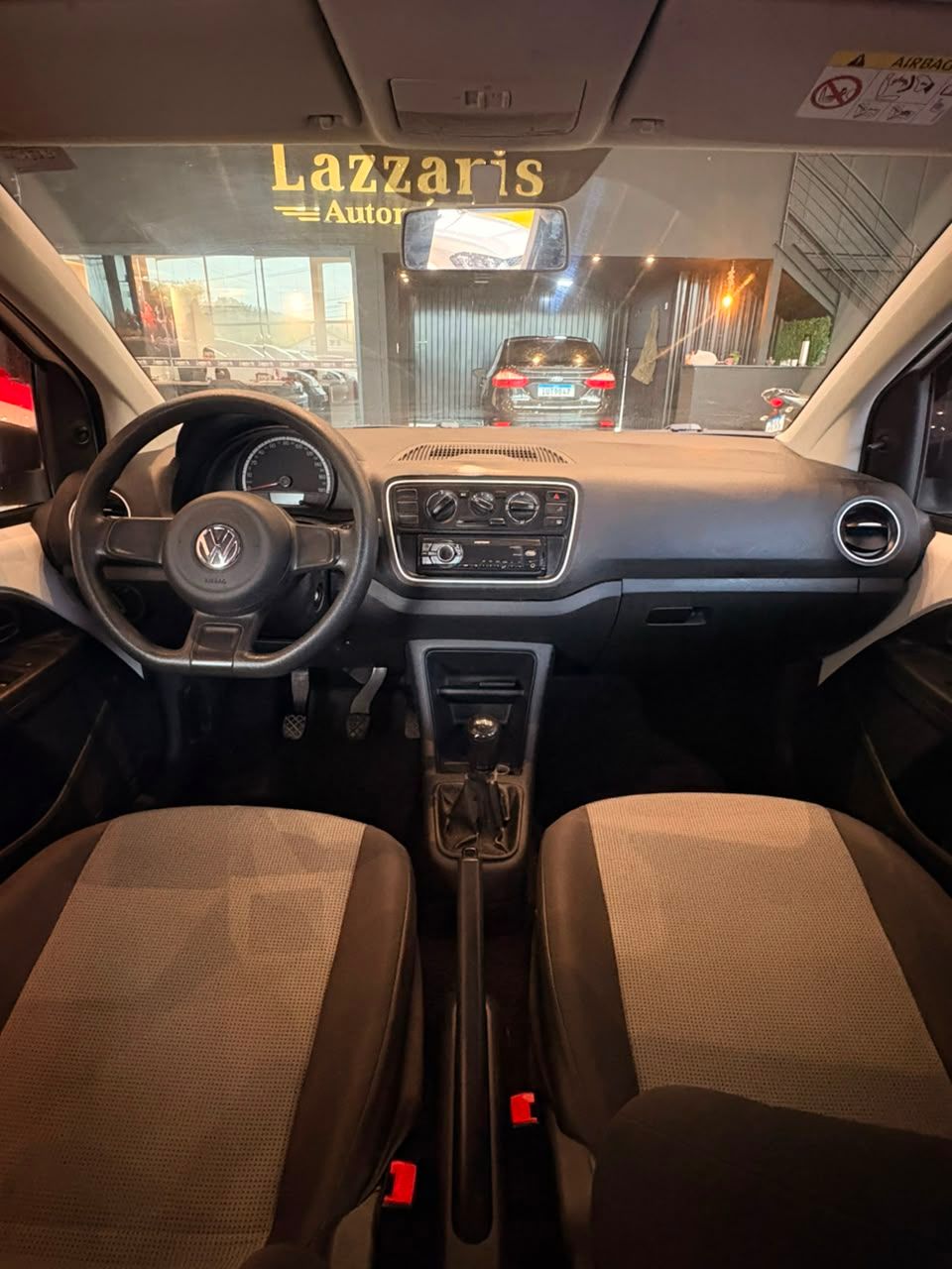 VOLKSWAGEN UP! TAKE 1.0 / 2017 FINANCIA 100% — foto 7