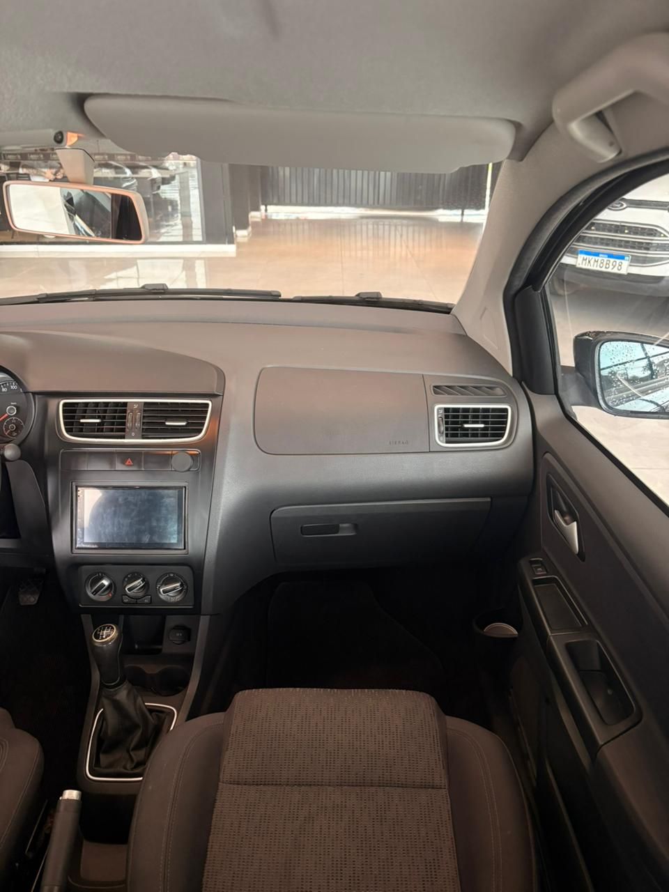 VOLKSWAGEN FOX 1.0 FLEX / 2013 FINANCIA 100% — foto 7