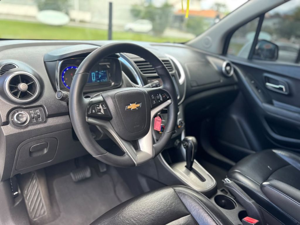 TRACKER LTZ 1.8 16V Flex 4x2 Aut. — foto 6