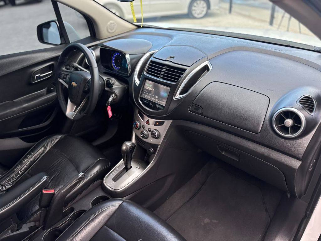 TRACKER LTZ 1.8 16V Flex 4x2 Aut. — foto 8