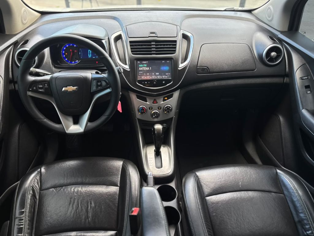 TRACKER LTZ 1.8 16V Flex 4x2 Aut. — foto 5