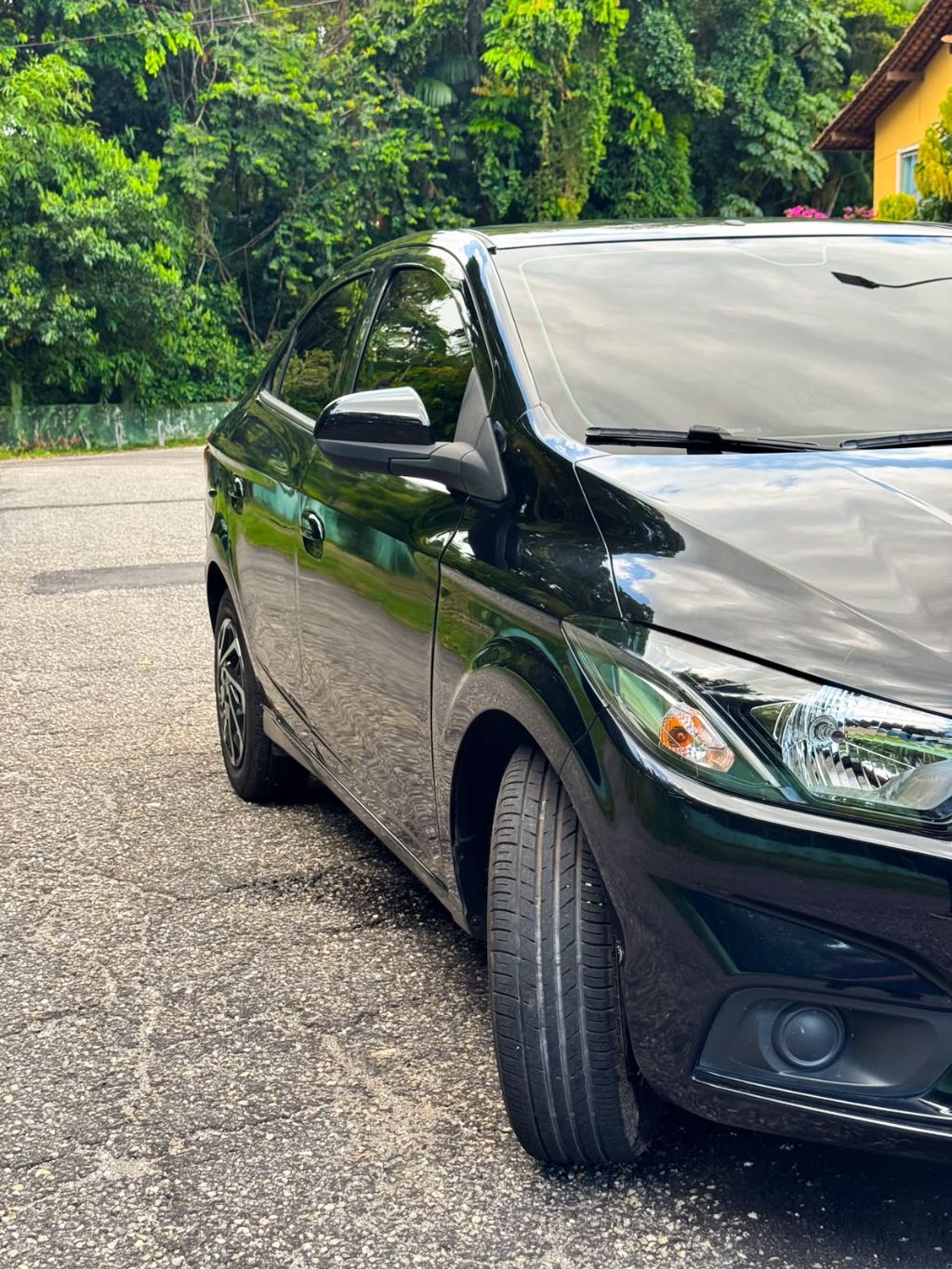 ONIX SEDAN Plus LT 1.0 12V Flex 4p Mec. — foto 2