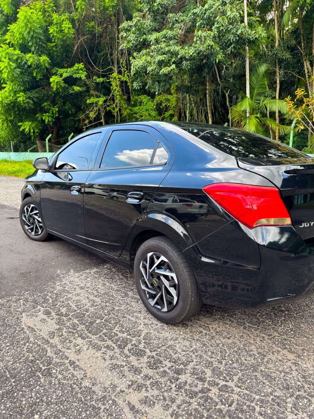 ONIX SEDAN Plus LT 1.0 12V Flex 4p Mec. — foto 4
