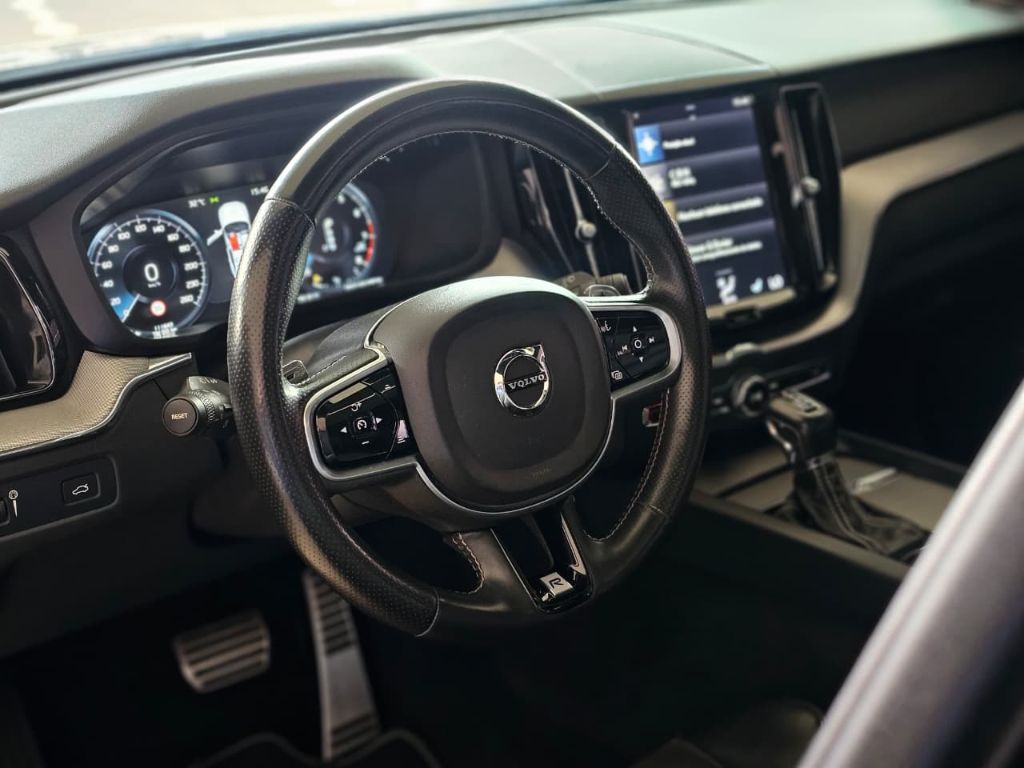 XC 60 T-5 R-DESIGN 2.0 AWD 5p — foto 5