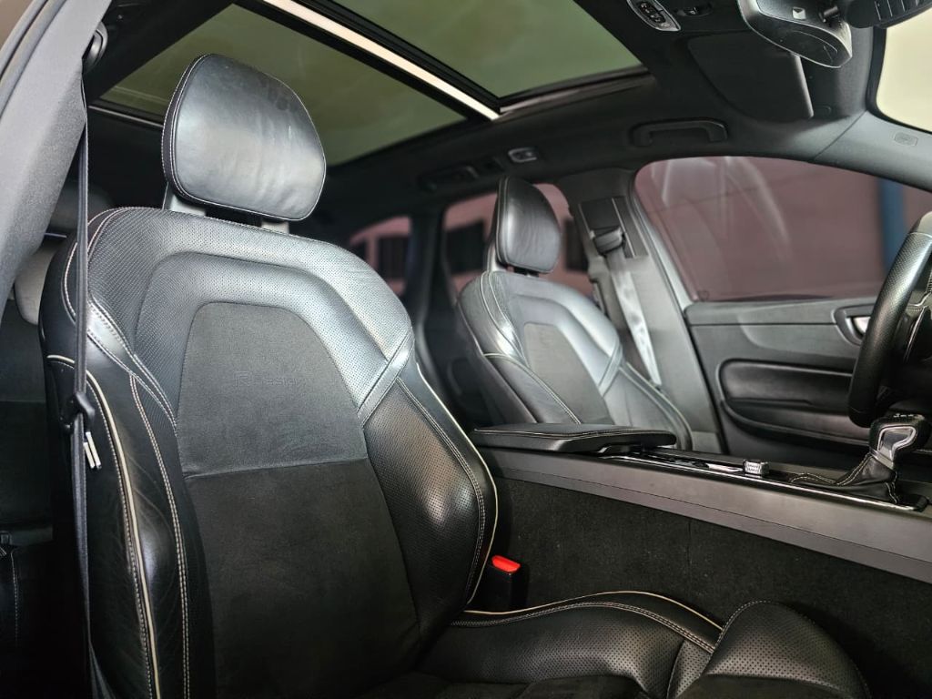 XC 60 T-5 R-DESIGN 2.0 AWD 5p — foto 13