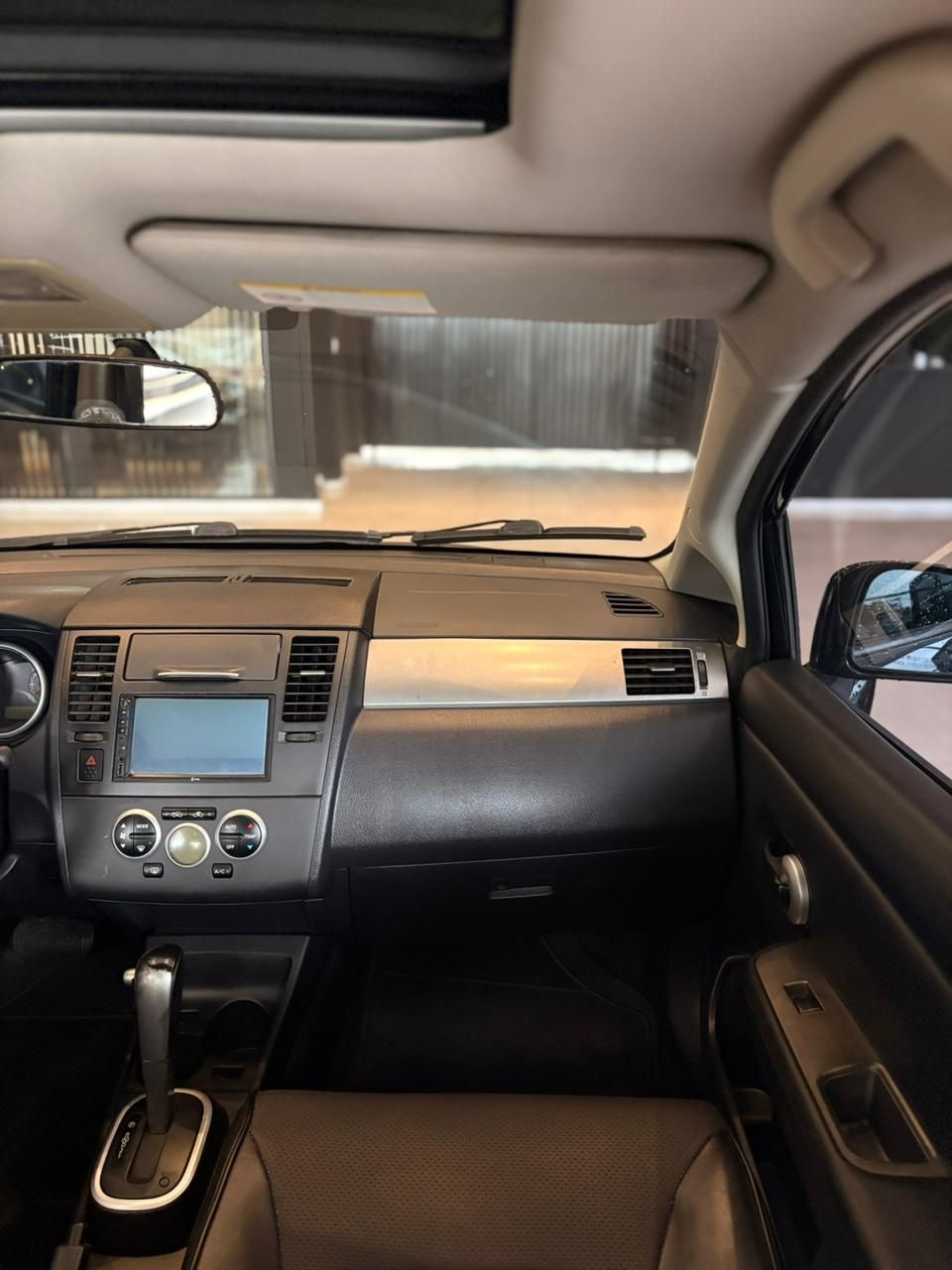 NISSAN TIIDA SL 1.8 AUT / 2011 FINANCIA 100% — foto 7