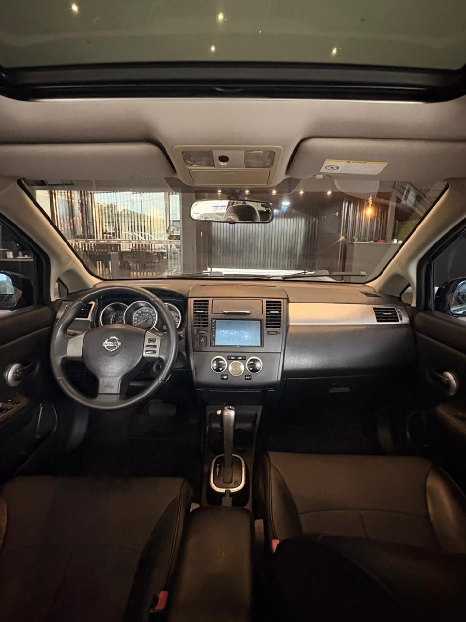 NISSAN TIIDA SL 1.8 AUT / 2011 FINANCIA 100% — foto 9
