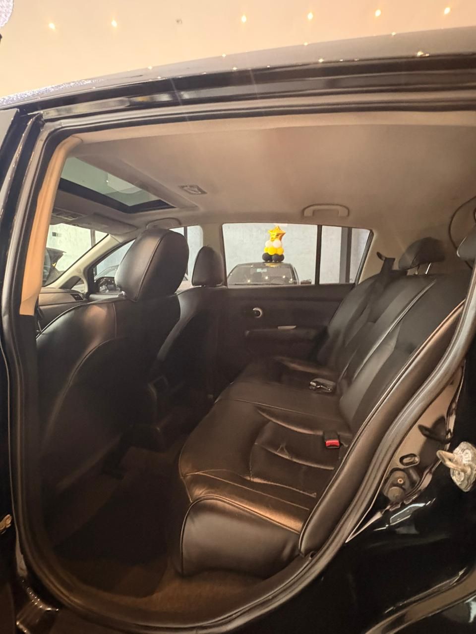 NISSAN TIIDA SL 1.8 AUT / 2011 FINANCIA 100% — foto 8