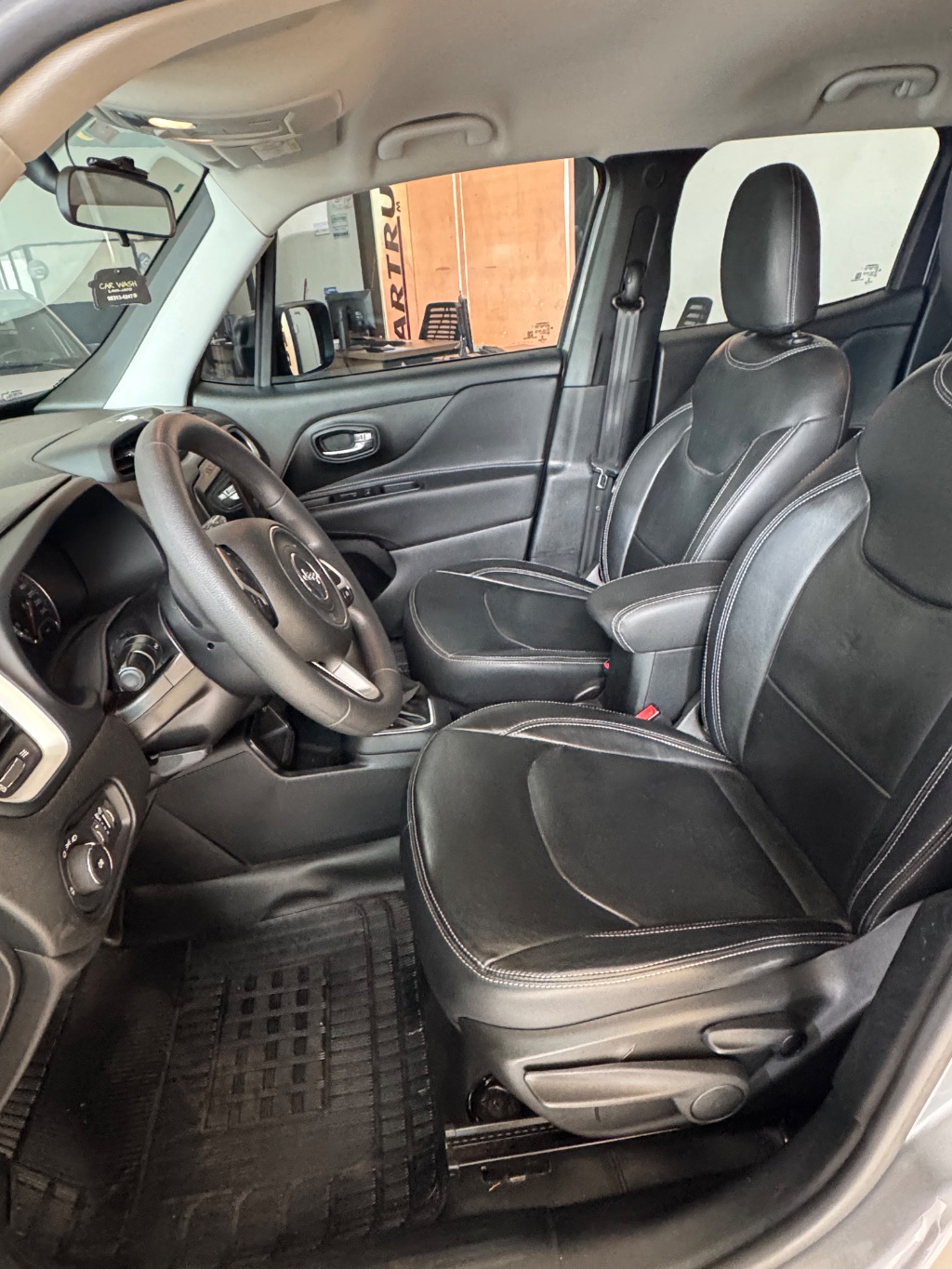 Renegade 1.8 4x2 Flex 16V Aut. — foto 10