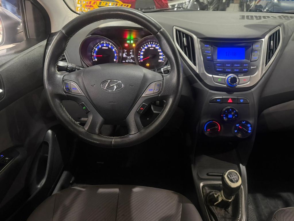 HB20S 1.6 PREMIUM MT 4P — foto 9