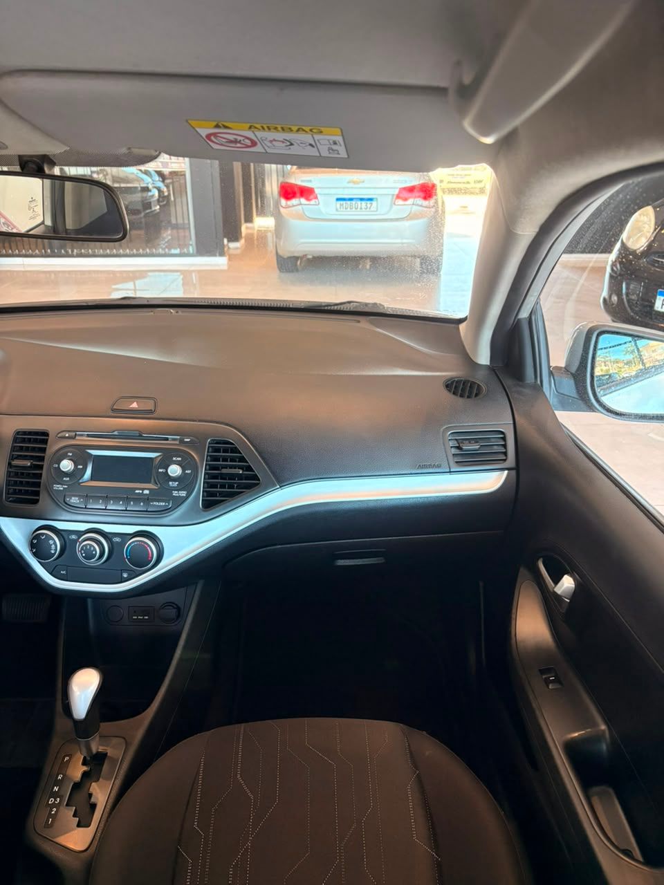 KIA PICANTO EX 1.0 FLEX AUTOMÁTICO / 2015 FINANCIA 100% — foto 9