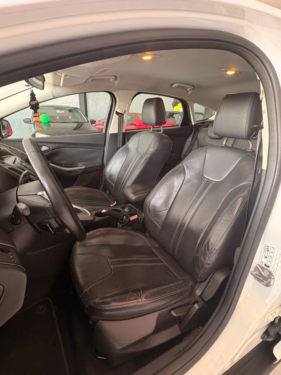 FORD FOCUS SE 1.6 FLEX AUT / 2015 FINANCIA 100% — foto 7