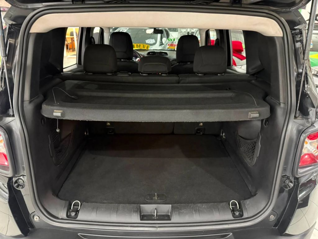 RENEGADE 1.8 16V 4P — foto 12