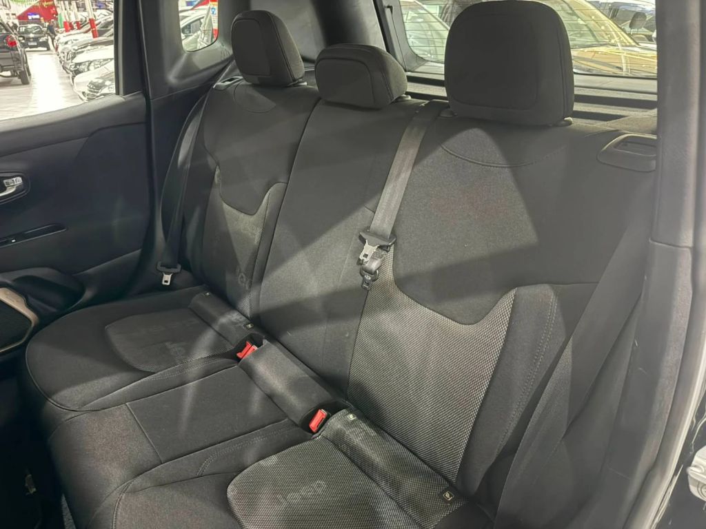 RENEGADE 1.8 16V 4P — foto 11