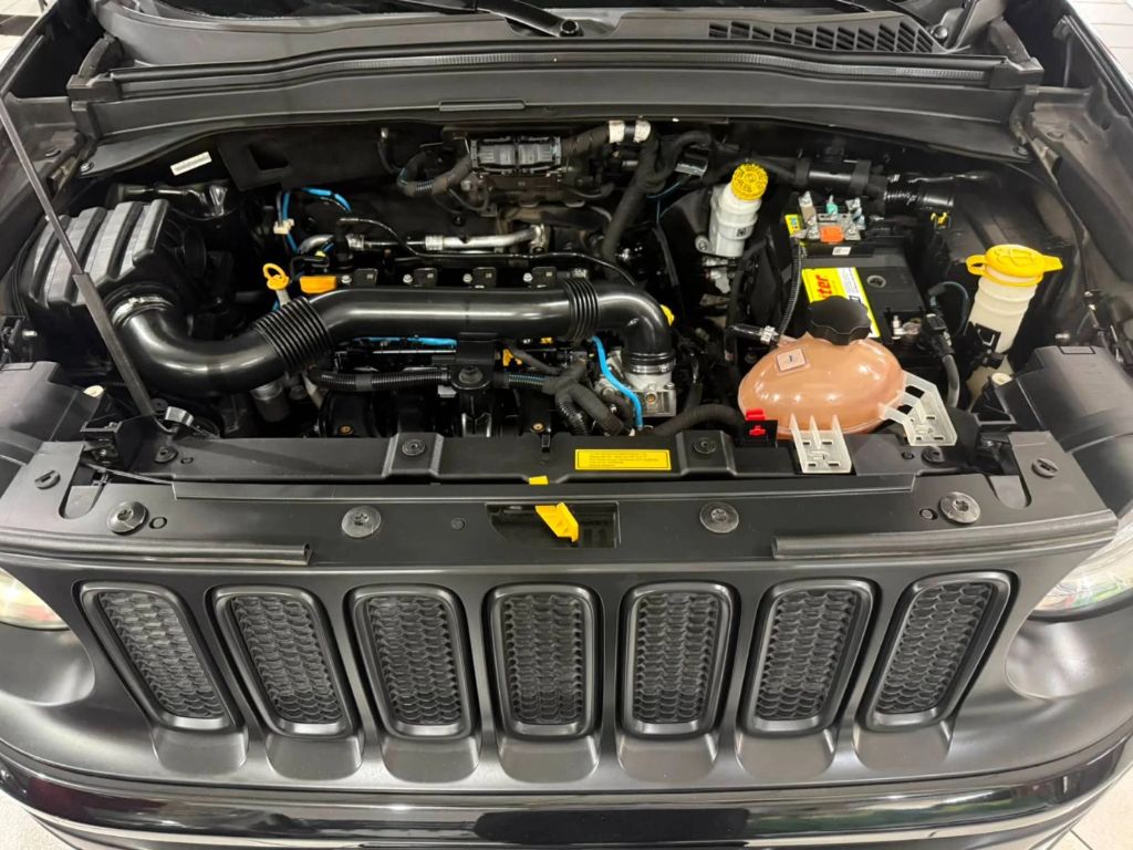 RENEGADE 1.8 16V 4P — foto 13