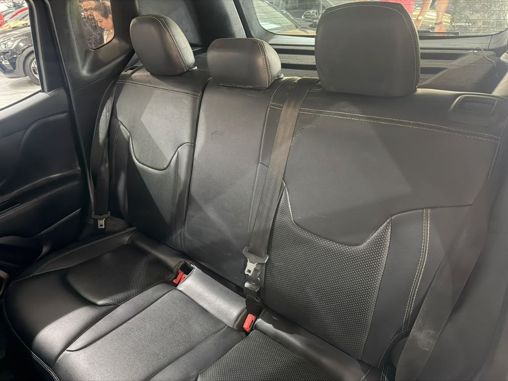 RENEGADE 1.8 16V 4P — foto 11
