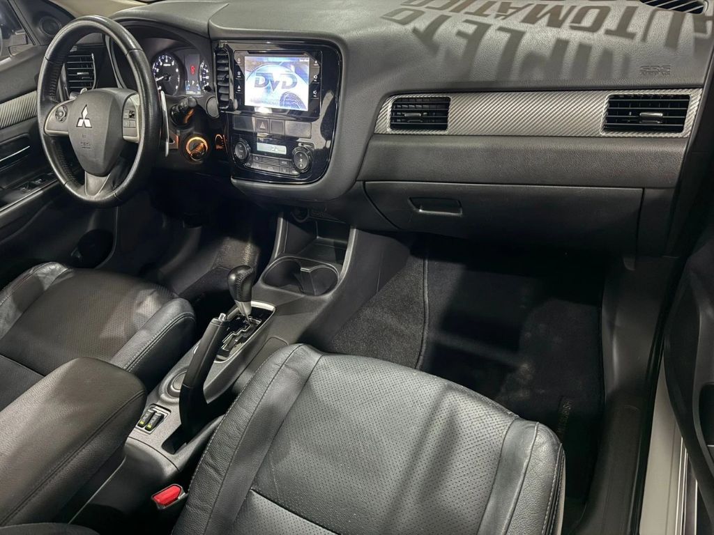 OUTLANDER 2.0 AT 4P — foto 9