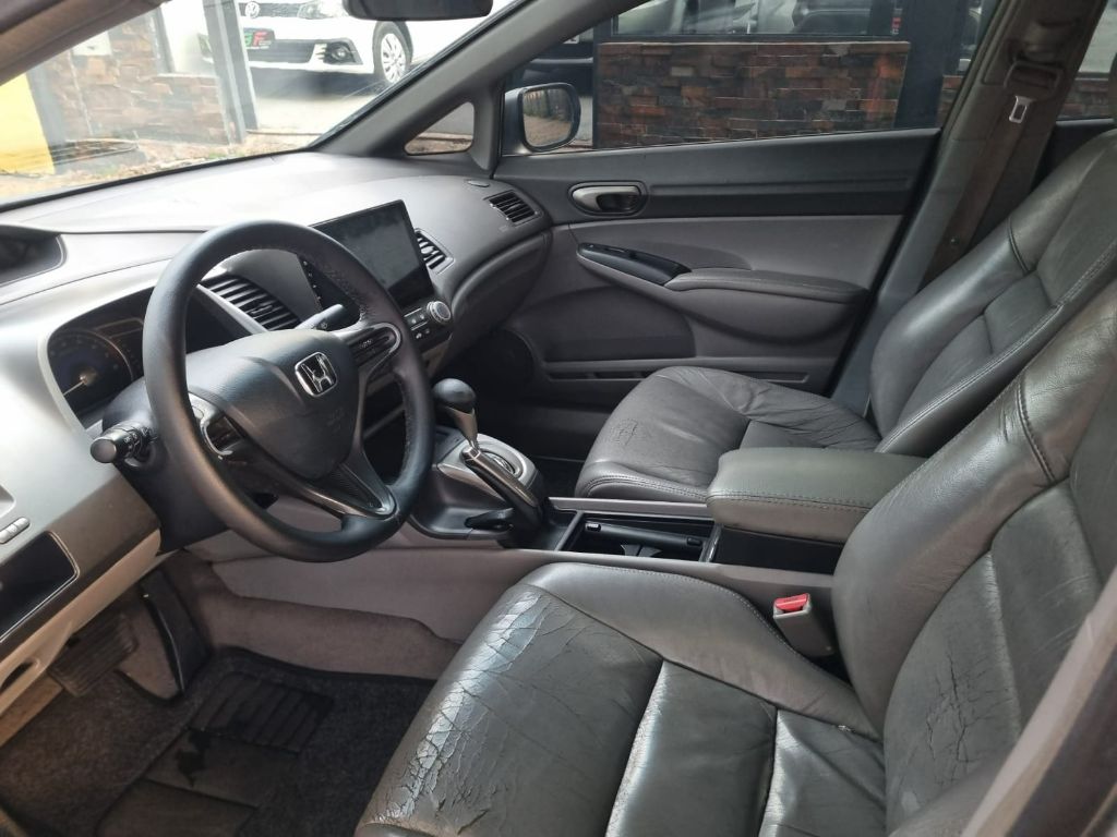 Civic Sedan LXS 1.8/1.8 Flex 16V Aut. 4p — foto 4