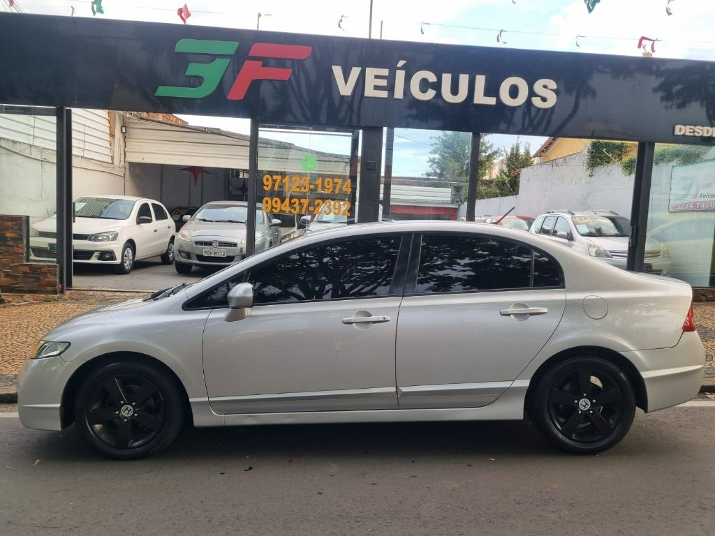 Civic Sedan LXS 1.8/1.8 Flex 16V Aut. 4p — foto 2