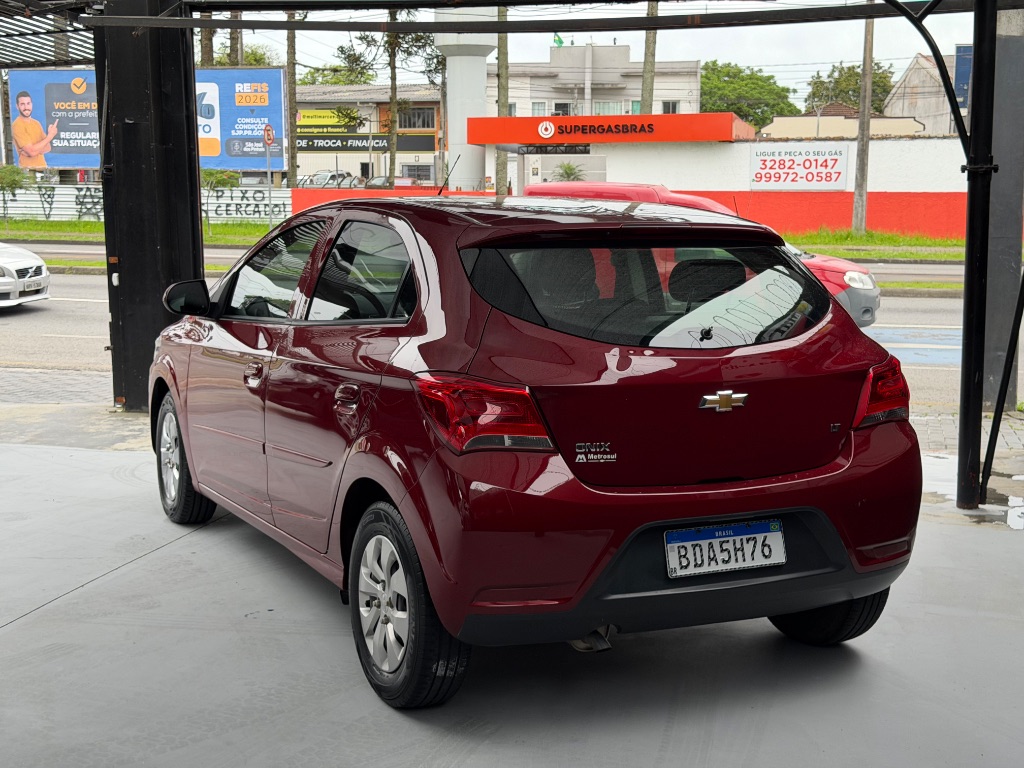 ONIX HATCH LT 1.0 8V FlexPower 5p Mec. — foto 4