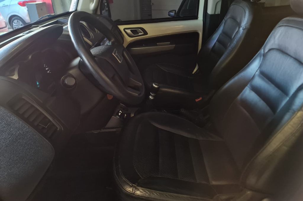 T-4 4x4 3.2 20V Tdi Cap. Rígida Diesel — foto 9