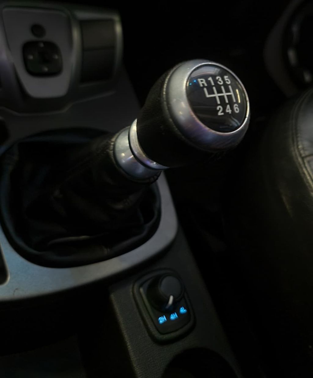 T-4 4x4 3.2 20V Tdi Cap. Rígida Diesel — foto 16