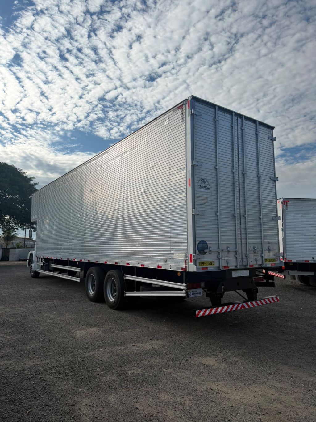 L-1620 3-Eixos 2p (diesel) — foto 4