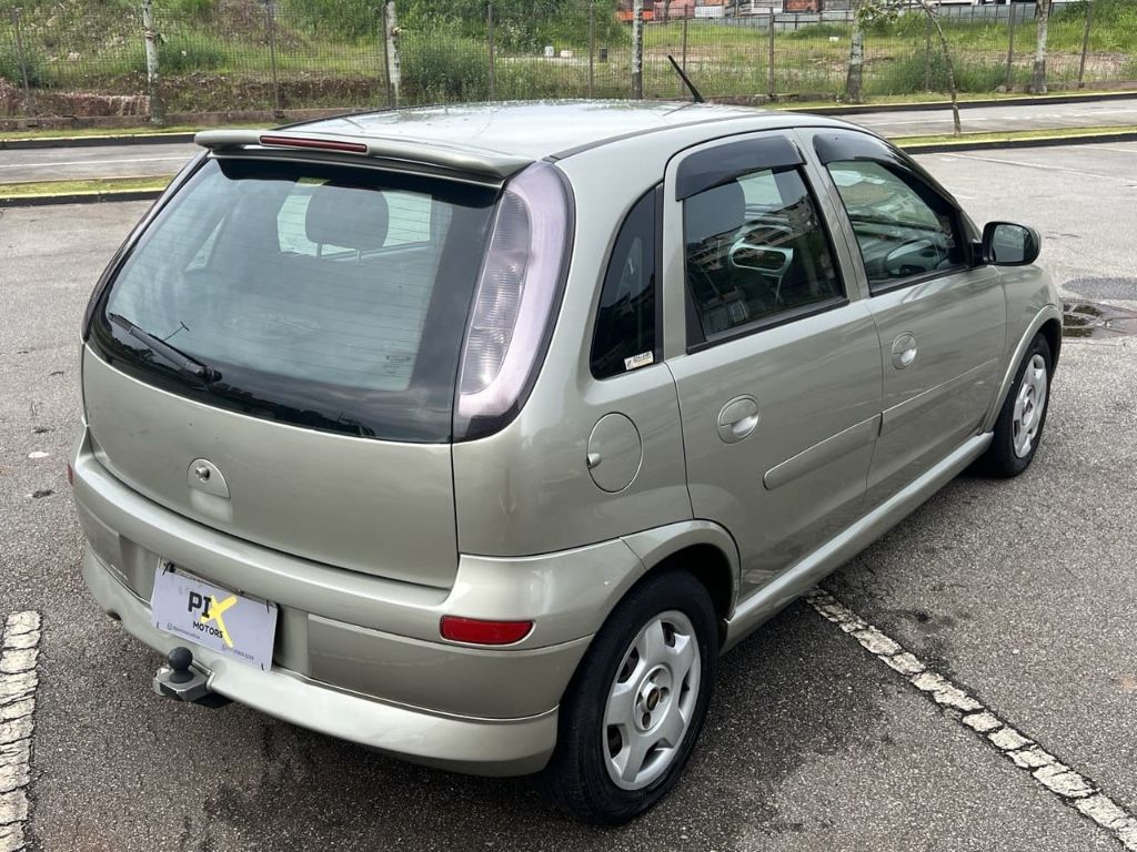 GM CORSA HATCH PREMIUM 1.4 — foto 3